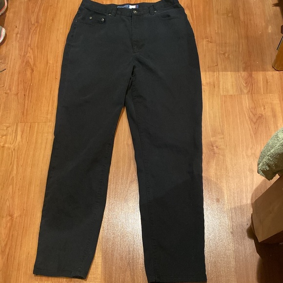 Liz Claiborne black jeans. Size 12 regular - Picture 5 of 6